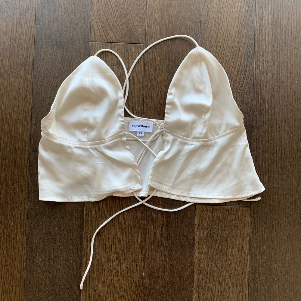 SUPERDOWN Cropped Tank Top